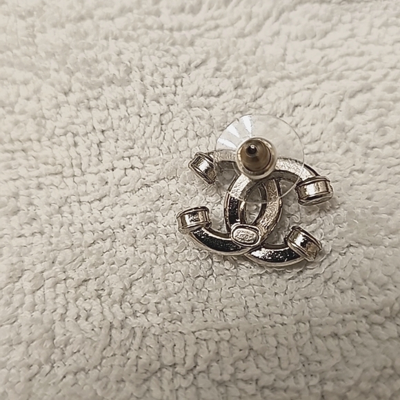 CHANEL 23P Silver & Crystal  CC Logo Studs Earrings Brand New w/tag - Picture 9 of 9